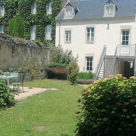 Lägenhet Deauville Duplex 1er Etage Dans Centre Jardin Amenage Commun Proche Des Plages Du Debarquement- Parking Gratuit A Proximite