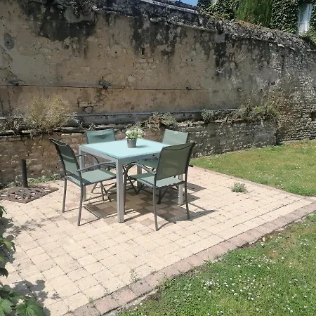 Deauville Duplex 1er Etage Dans Centre Jardin Amenage Commun Proche Des Plages Du Debarquement- Parking Gratuit A Proximite דירה באיו