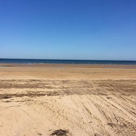 Deauville Duplex 1er Etage Dans Centre Jardin Amenage Commun Proche Des Plages Du Debarquement- Parking Gratuit A Proximite