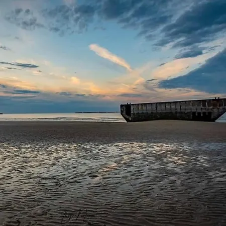 Deauville Duplex 1er étage Dans Résidence Centre Jardin Aménagé Commun Proche Des Plages Du Débarquement- Parking Gratuit à Proximité
